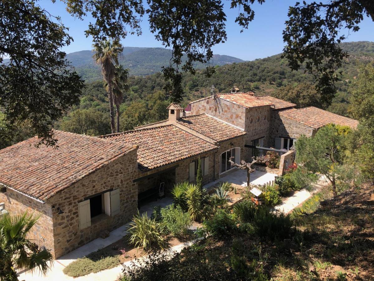 Bed and Breakfast Les Aurochs Grimaud Exterior foto