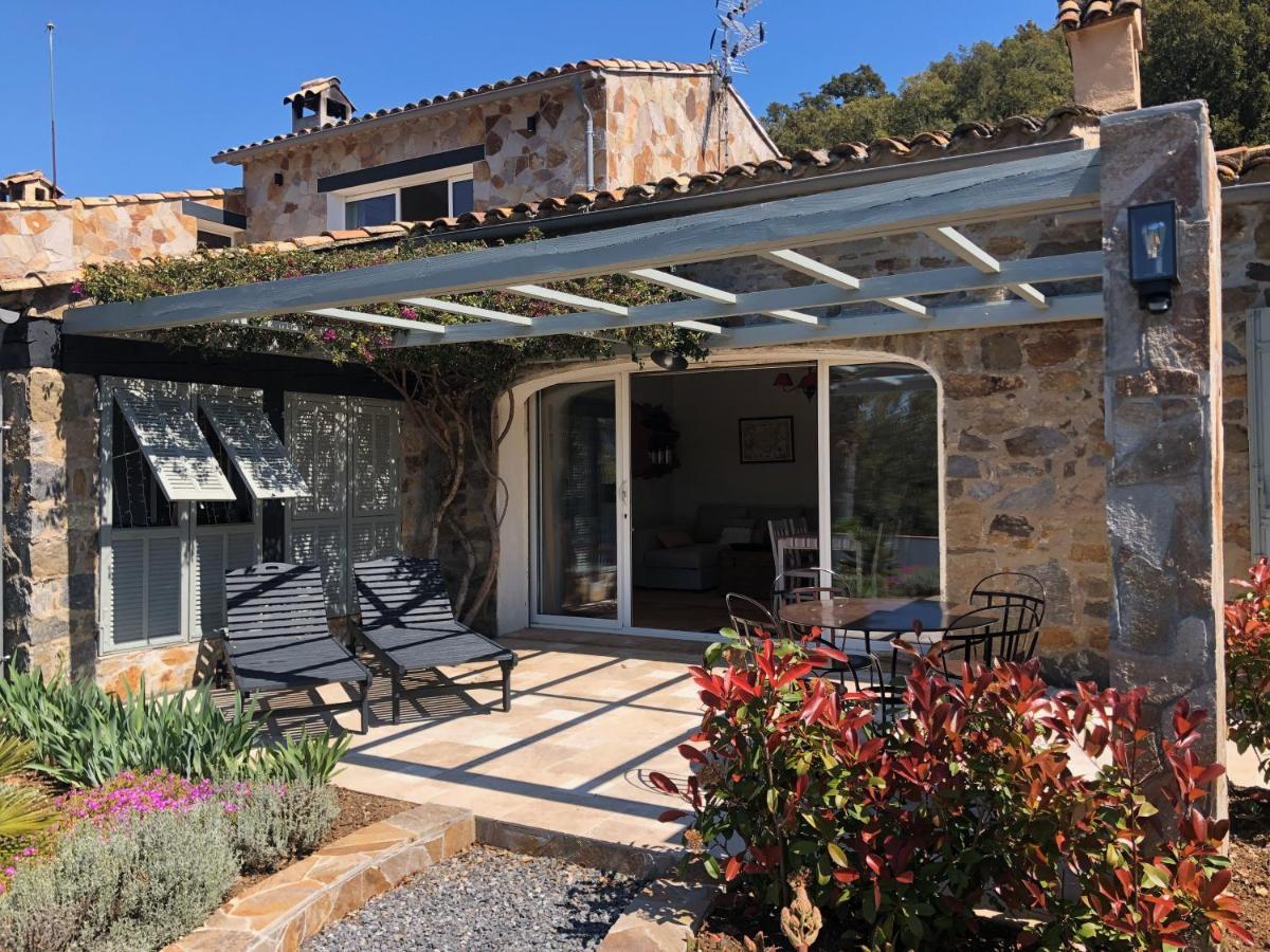 Bed and Breakfast Les Aurochs Grimaud Exterior foto